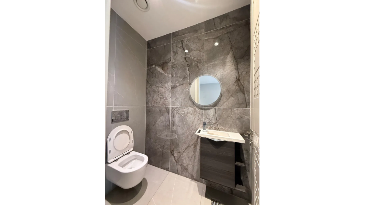 2 bed flat to let, Crown Lodge, Elystan Street - African Land