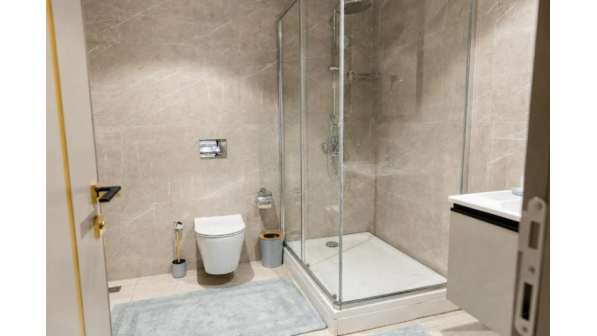 2 bed flat to let, Crown Lodge, Elystan Street - African Land