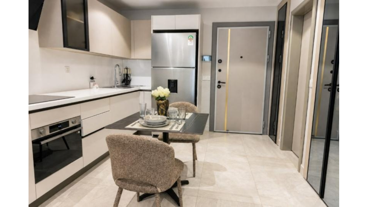 2 bed flat to let, Crown Lodge, Elystan Street - African Land