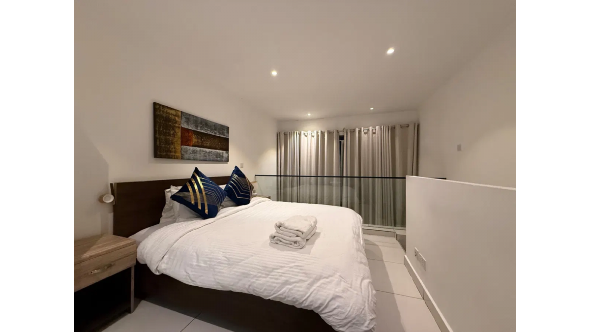 2 bed flat to let, Crown Lodge, Elystan Street - African Land
