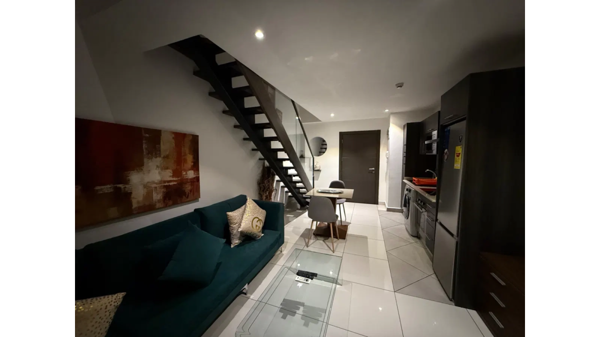 2 bed flat to let, Crown Lodge, Elystan Street - African Land