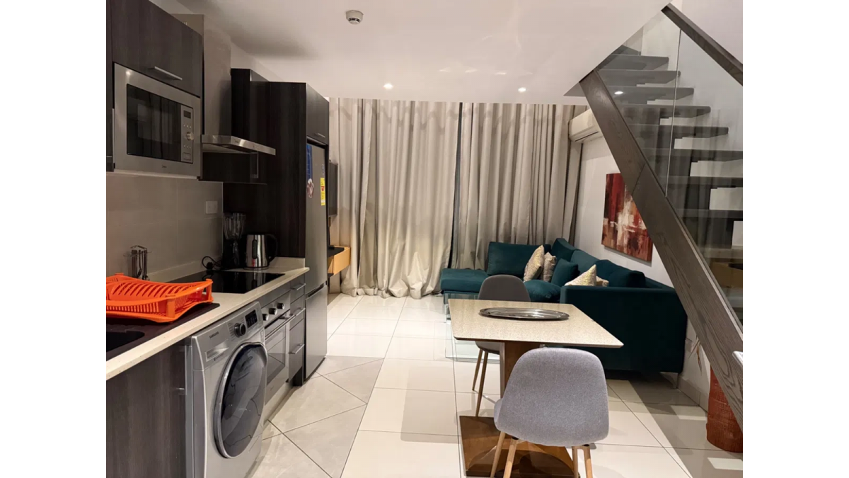 2 bed flat to let, Crown Lodge, Elystan Street - African Land