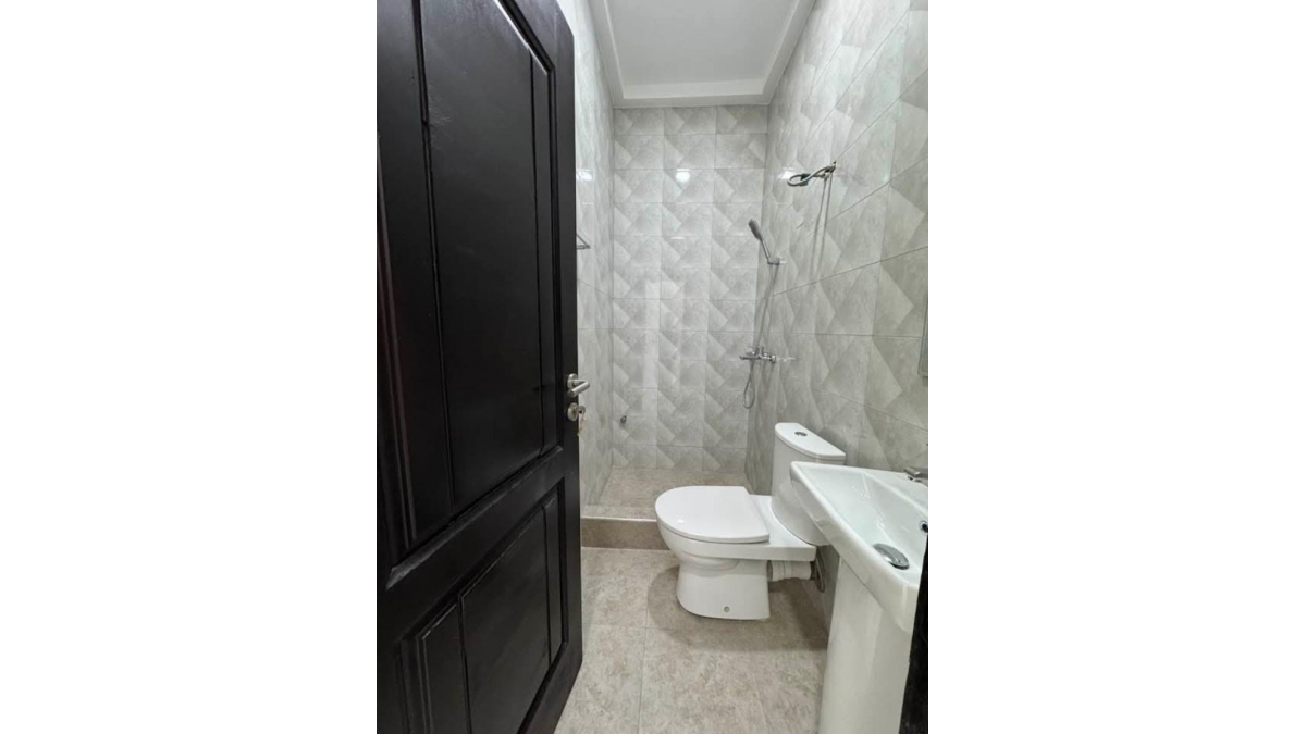 2 bed flat to let, Crown Lodge, Elystan Street - African Land