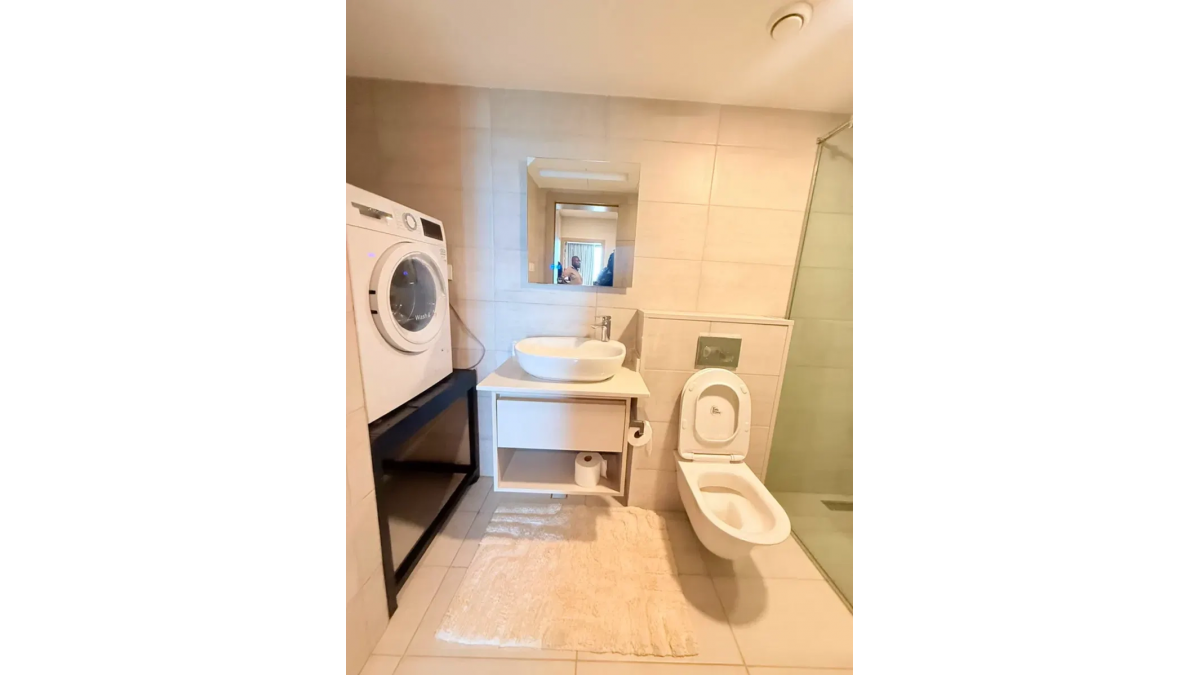 2 bed flat to let, Crown Lodge, Elystan Street - African Land