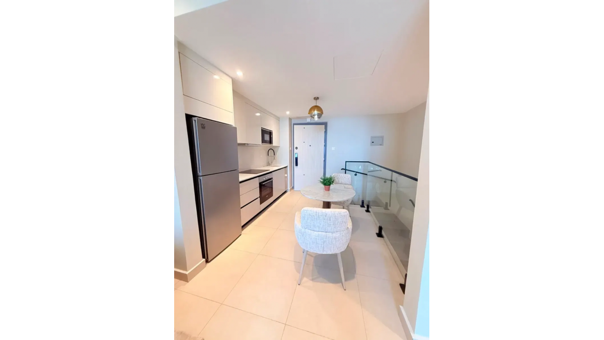 2 bed flat to let, Crown Lodge, Elystan Street - African Land