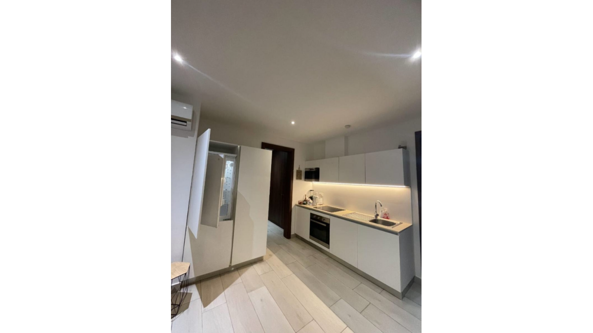 2 bed flat to let, Crown Lodge, Elystan Street - African Land