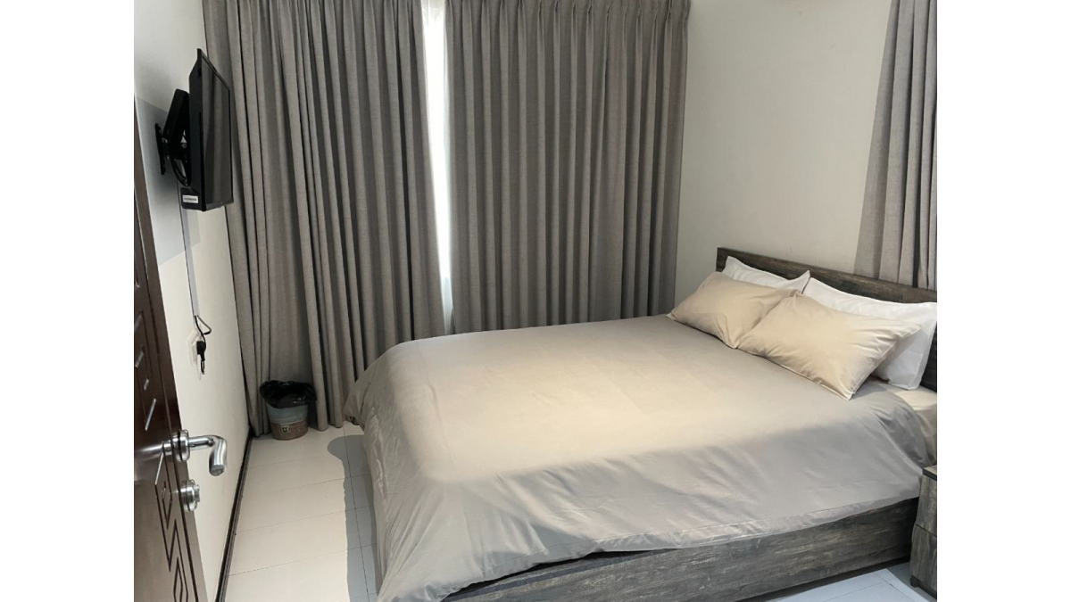 2 bed flat to let, Crown Lodge, Elystan Street - African Land