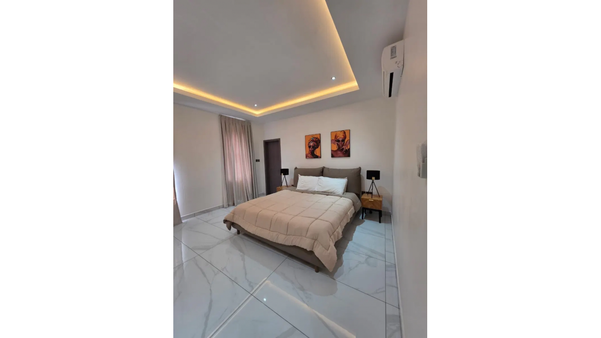 2 bed flat to let, Crown Lodge, Elystan Street - African Land