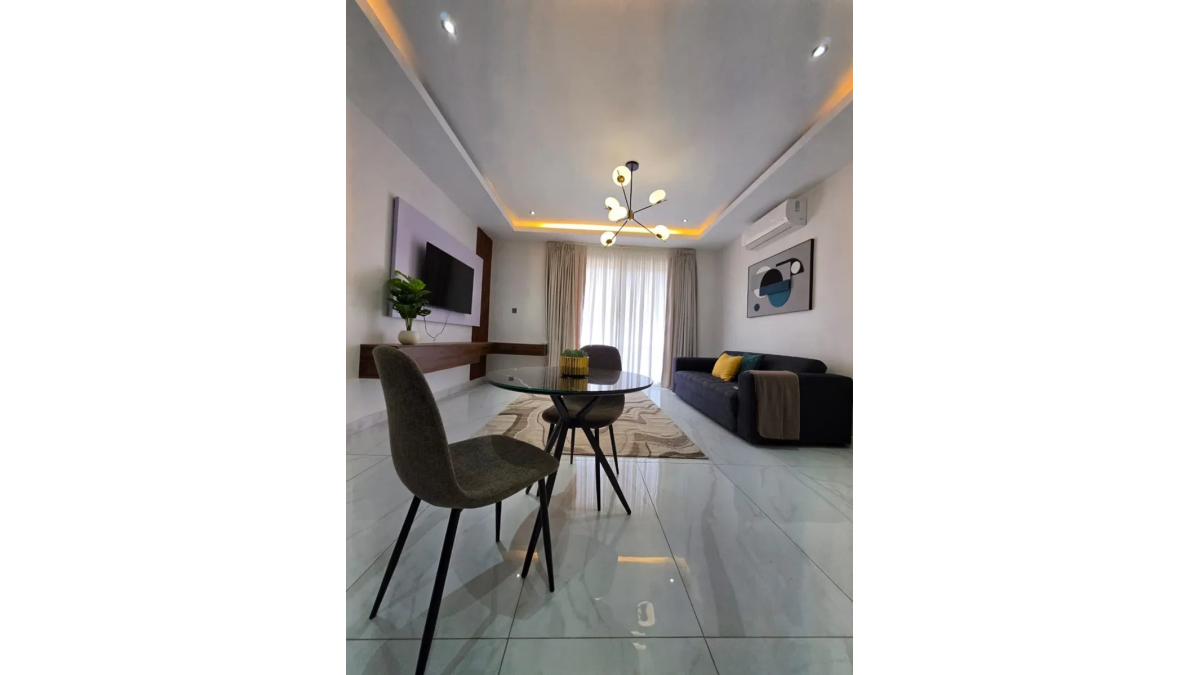 2 bed flat to let, Crown Lodge, Elystan Street - African Land