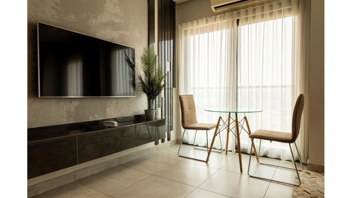 2 bed flat to let, Crown Lodge, Elystan Street - African Land