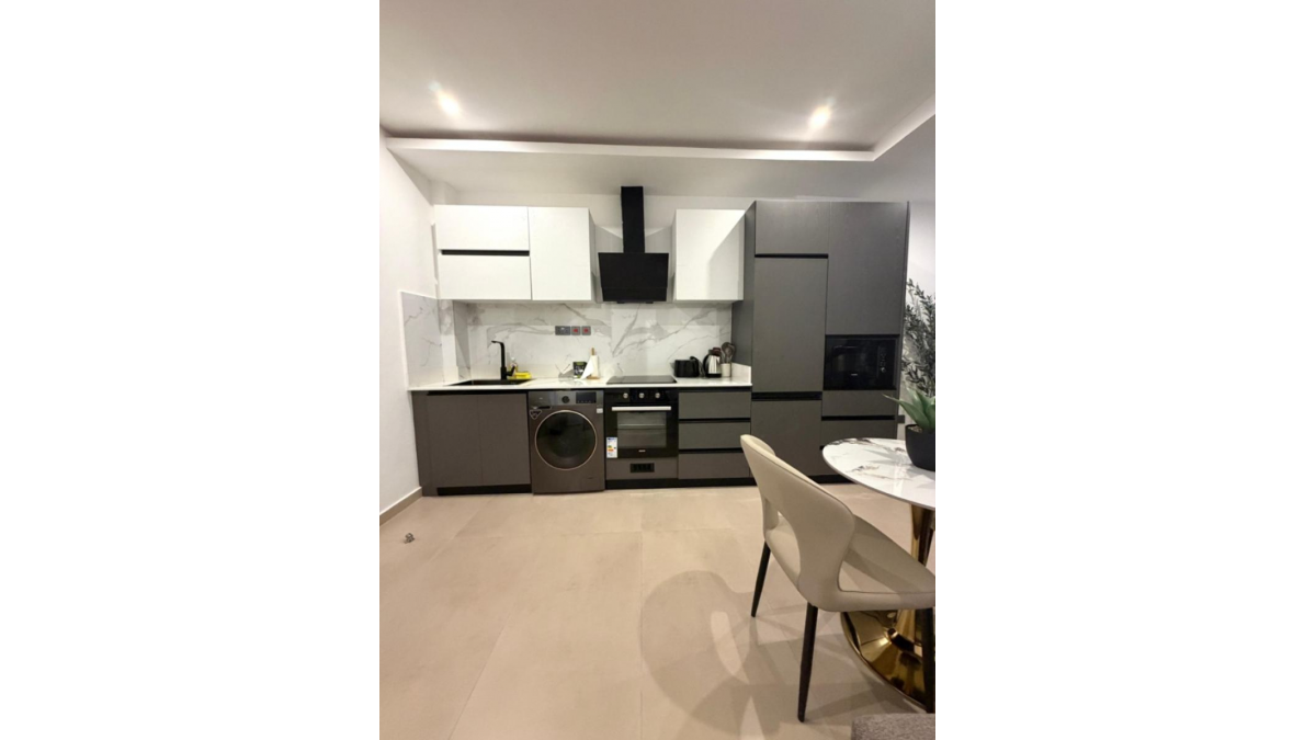 2 bed flat to let, Crown Lodge, Elystan Street - African Land