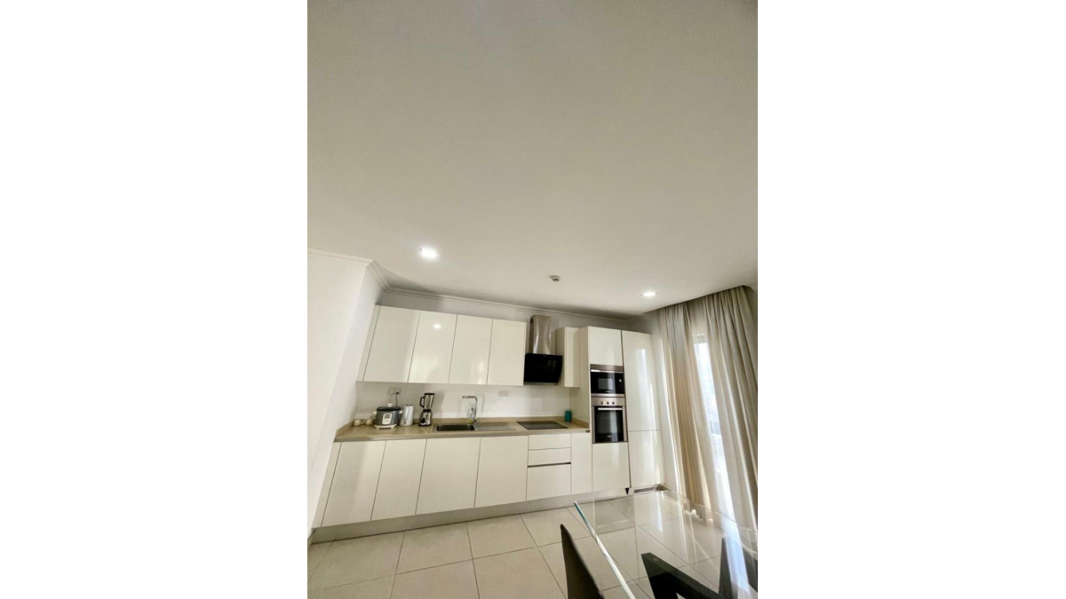 2 bed flat to let, Crown Lodge, Elystan Street - African Land
