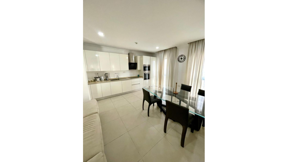 2 bed flat to let, Crown Lodge, Elystan Street - African Land