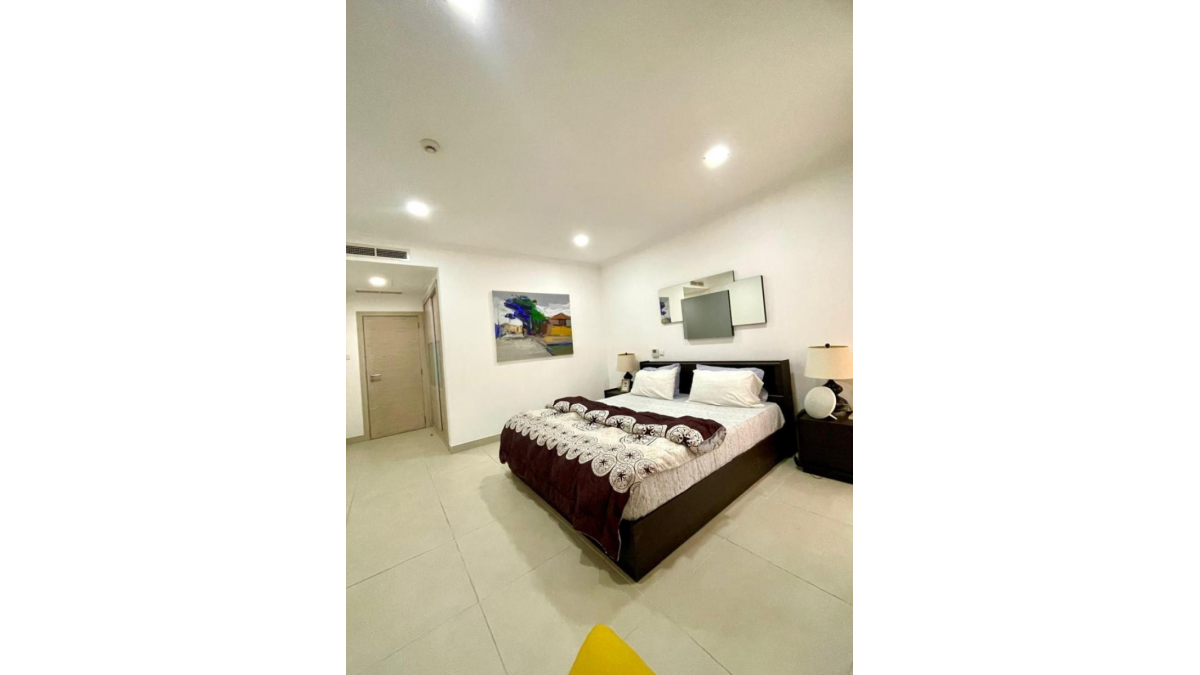 2 bed flat to let, Crown Lodge, Elystan Street - African Land