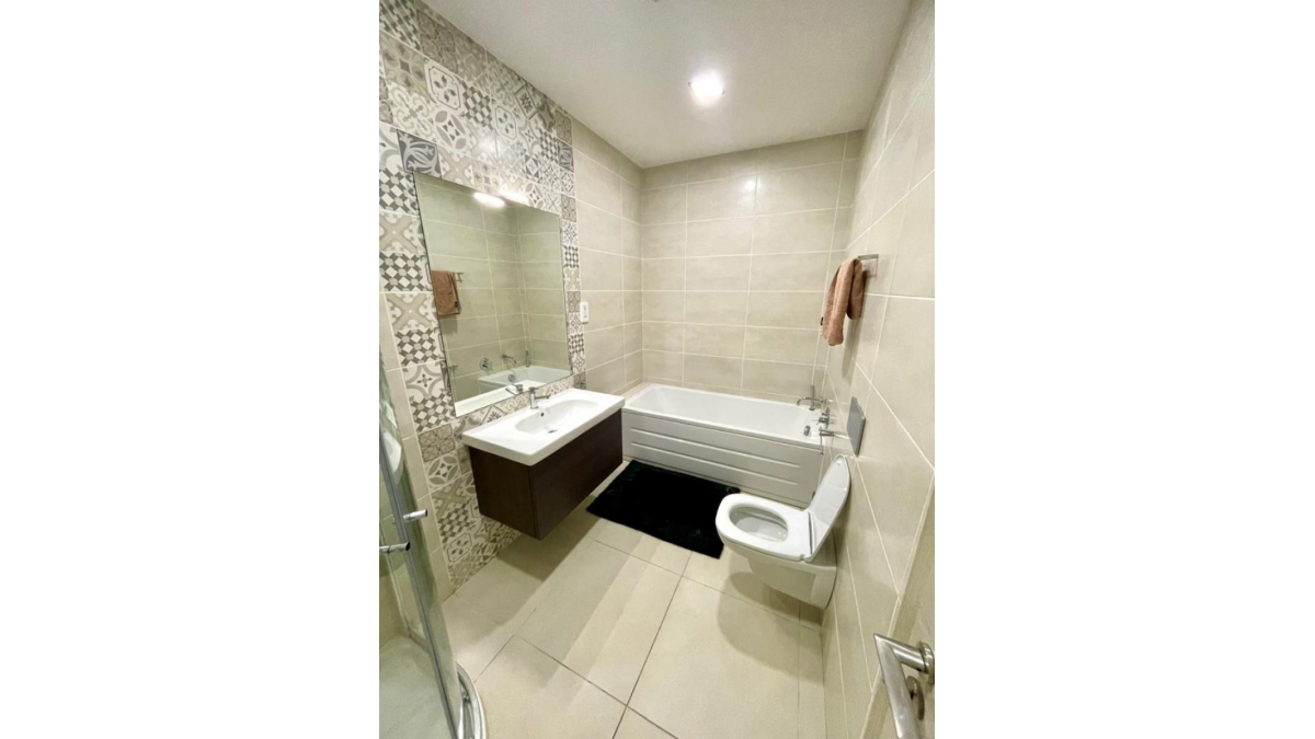2 bed flat to let, Crown Lodge, Elystan Street - African Land