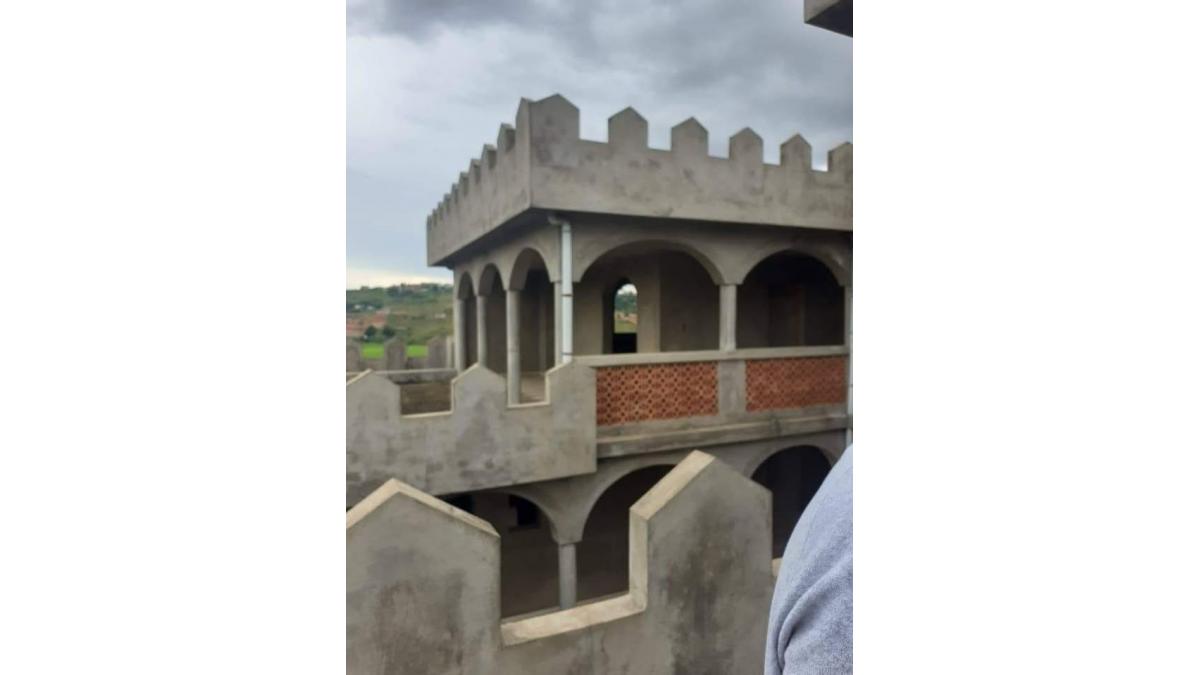 2 bed flat to let, Crown Lodge, Elystan Street - African Land