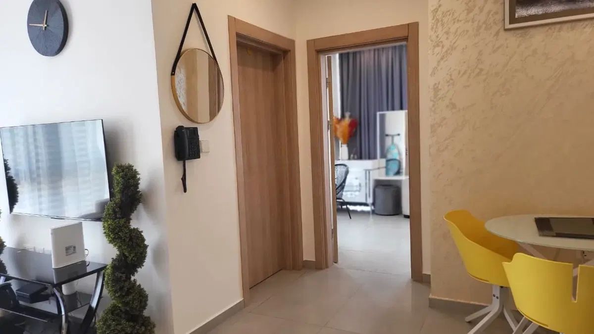 2 bed flat to let, Crown Lodge, Elystan Street - African Land