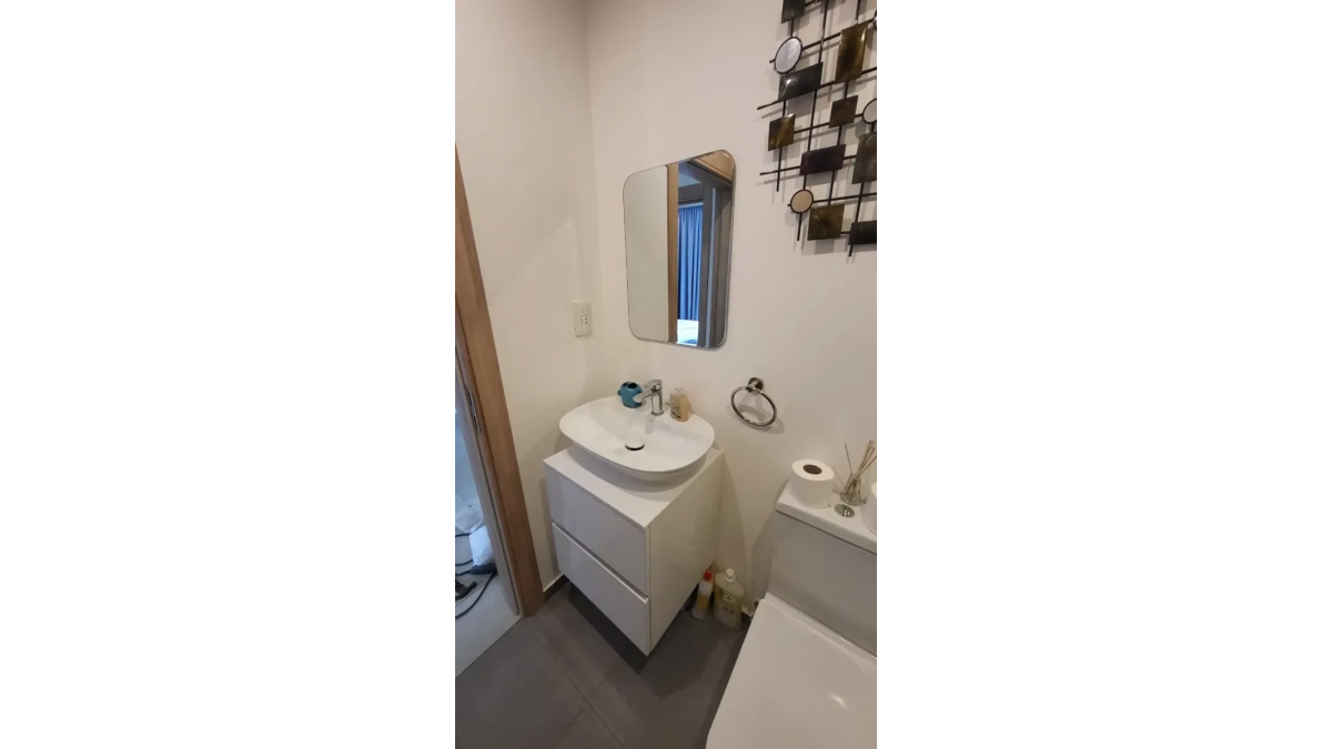 2 bed flat to let, Crown Lodge, Elystan Street - African Land