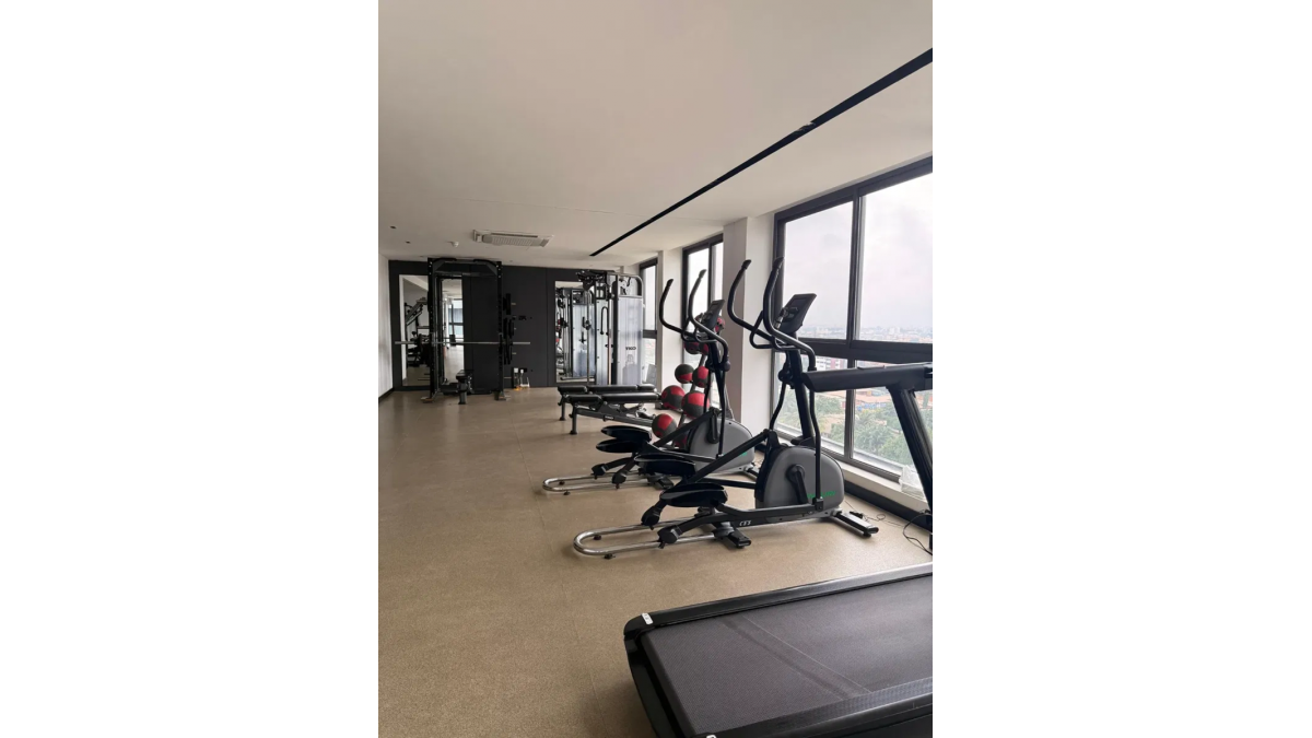2 bed flat to let, Crown Lodge, Elystan Street - African Land