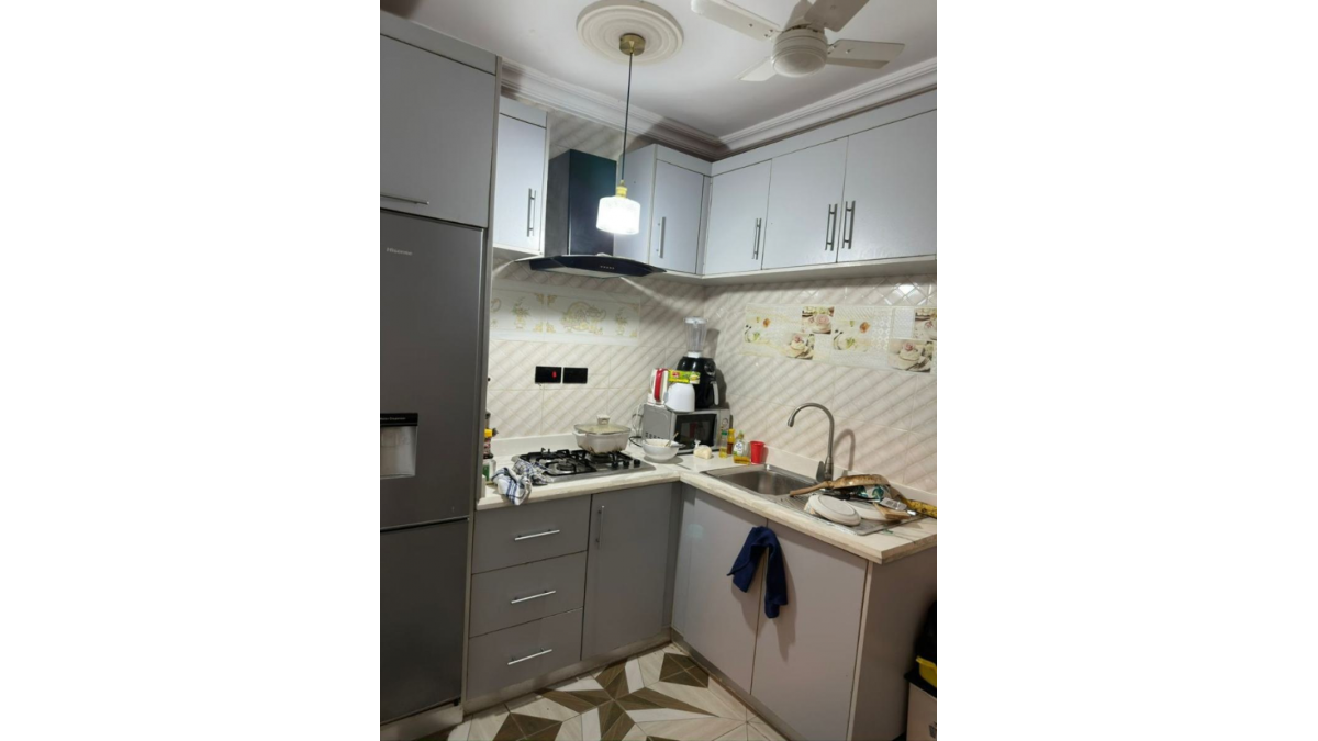 2 bed flat to let, Crown Lodge, Elystan Street - African Land