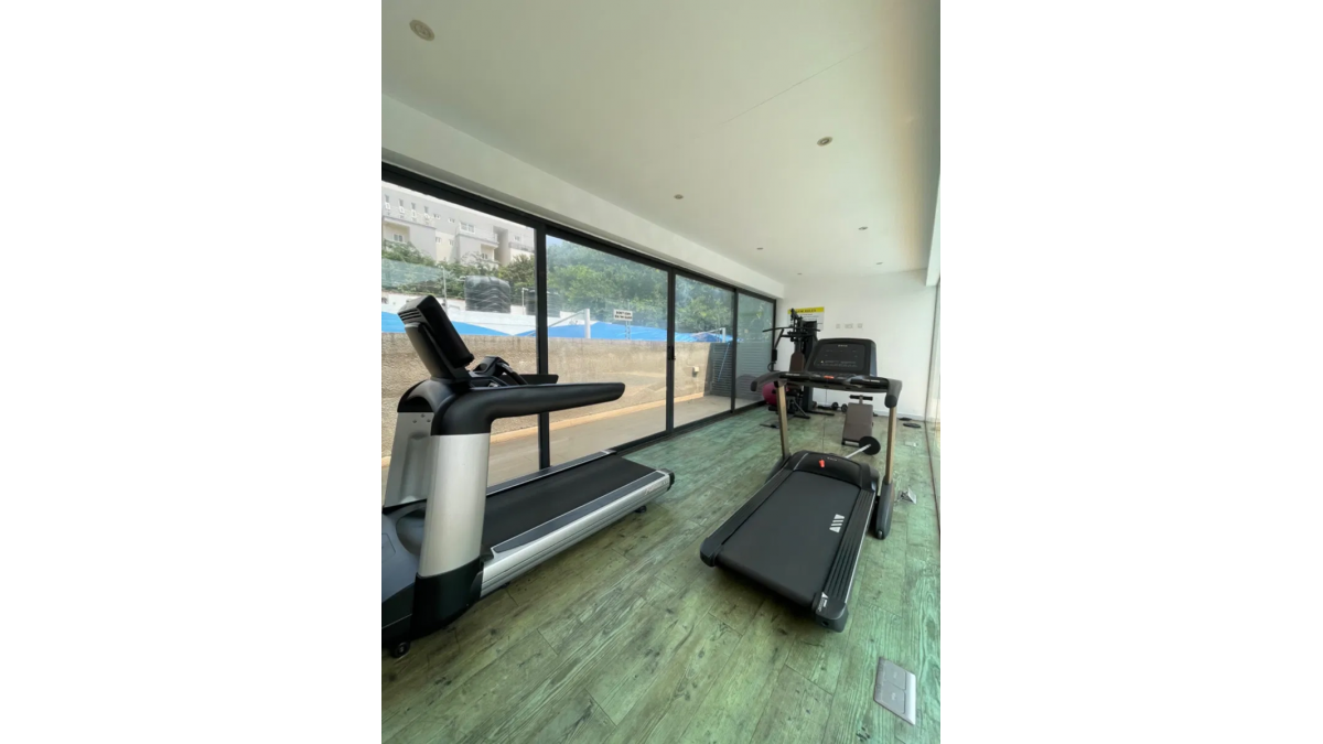 2 bed flat to let, Crown Lodge, Elystan Street - African Land