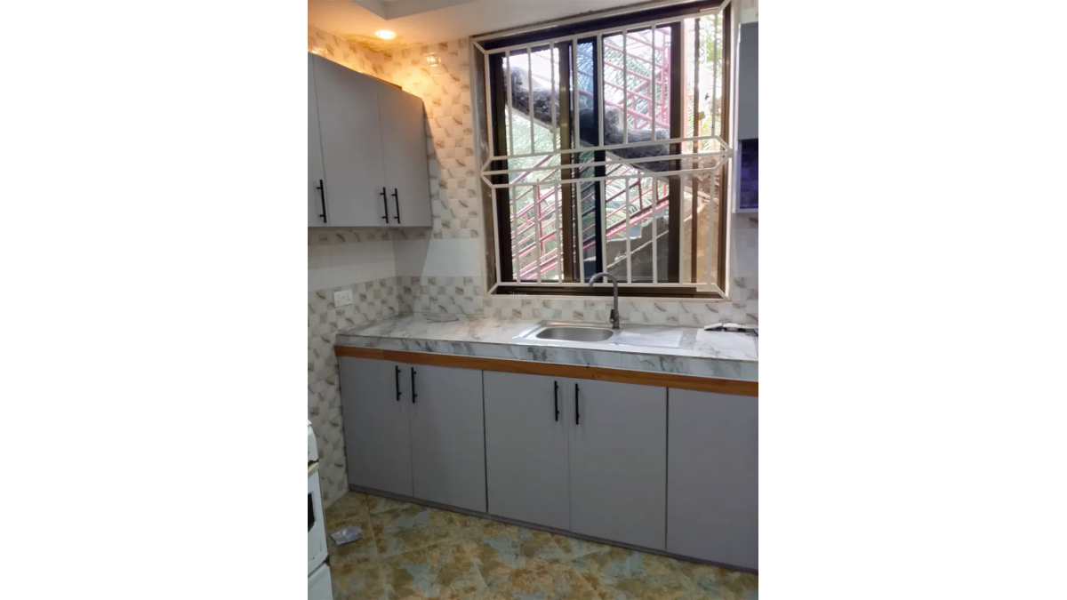 2 bed flat to let, Crown Lodge, Elystan Street - African Land