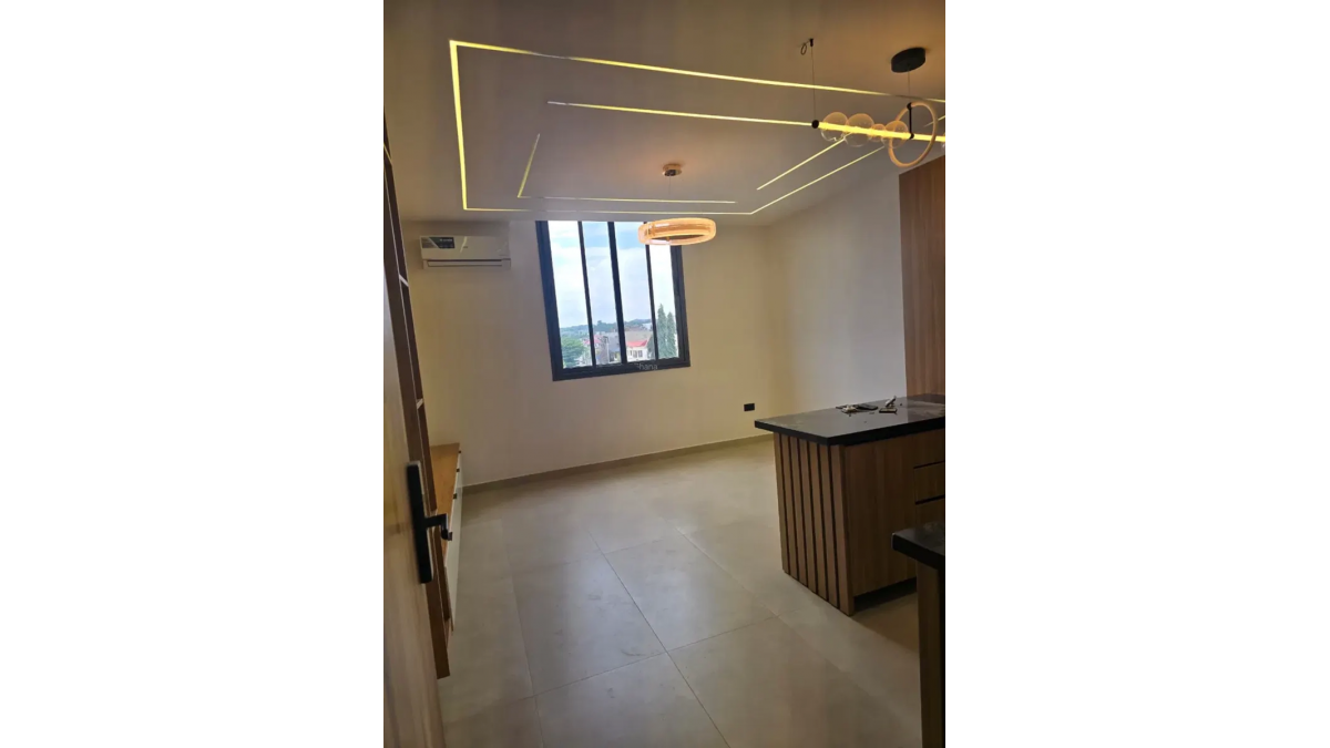 2 bed flat to let, Crown Lodge, Elystan Street - African Land