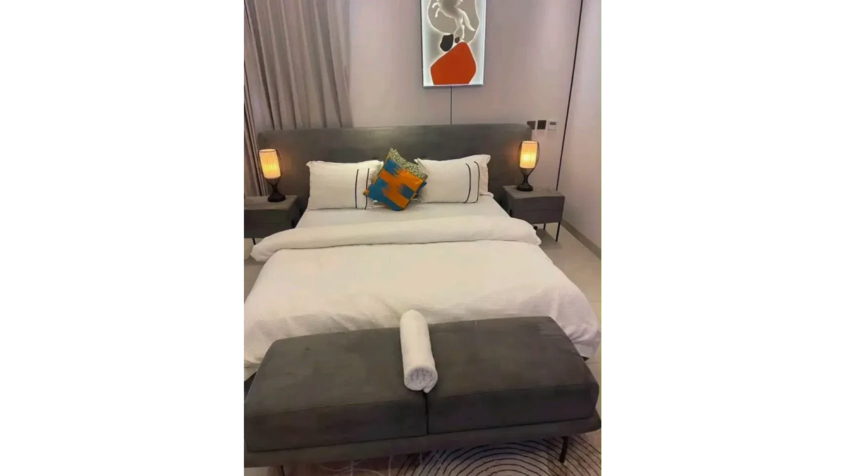 2 bed flat to let, Crown Lodge, Elystan Street - African Land