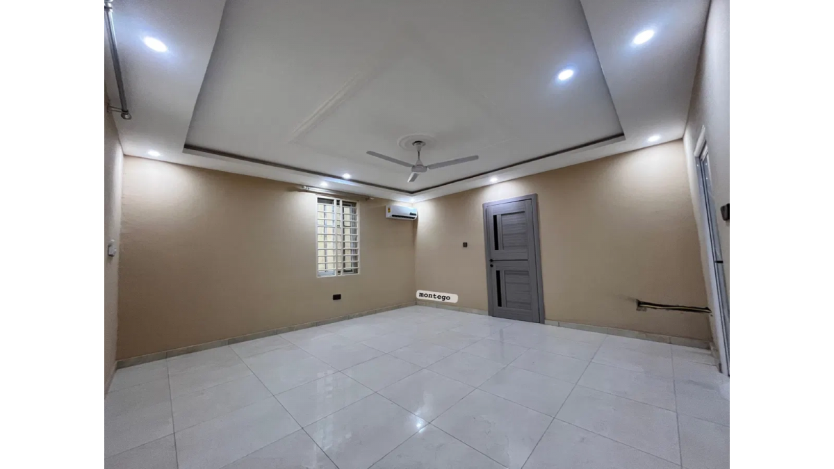 2 bed flat to let, Crown Lodge, Elystan Street - African Land