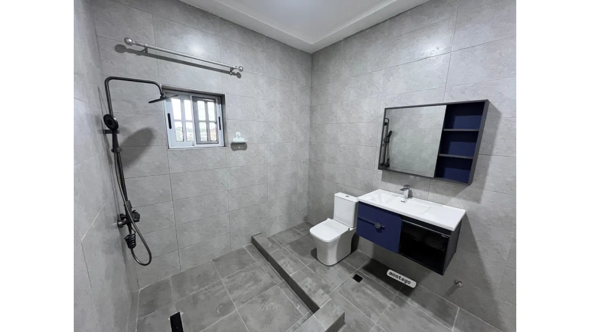 2 bed flat to let, Crown Lodge, Elystan Street - African Land