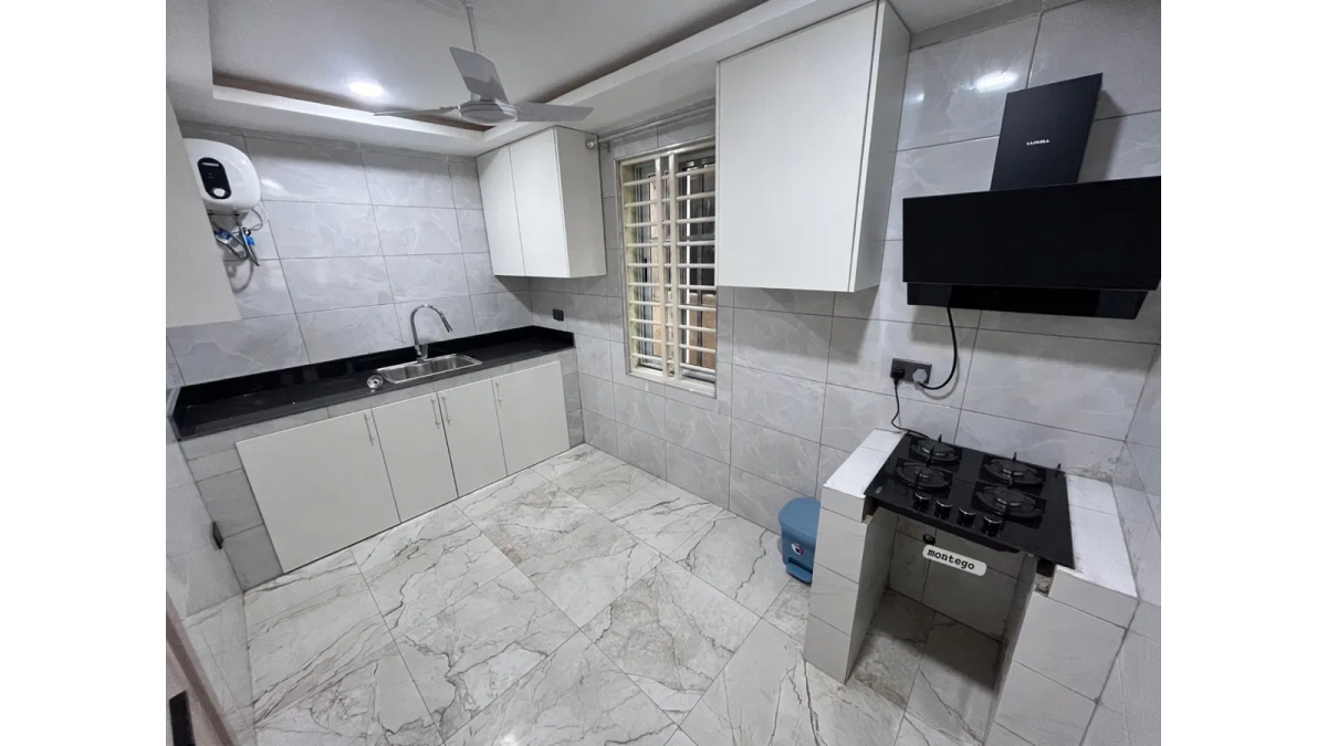 2 bed flat to let, Crown Lodge, Elystan Street - African Land