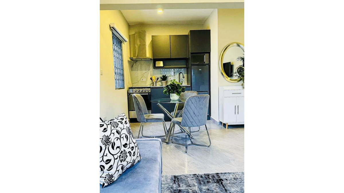 2 bed flat to let, Crown Lodge, Elystan Street - African Land