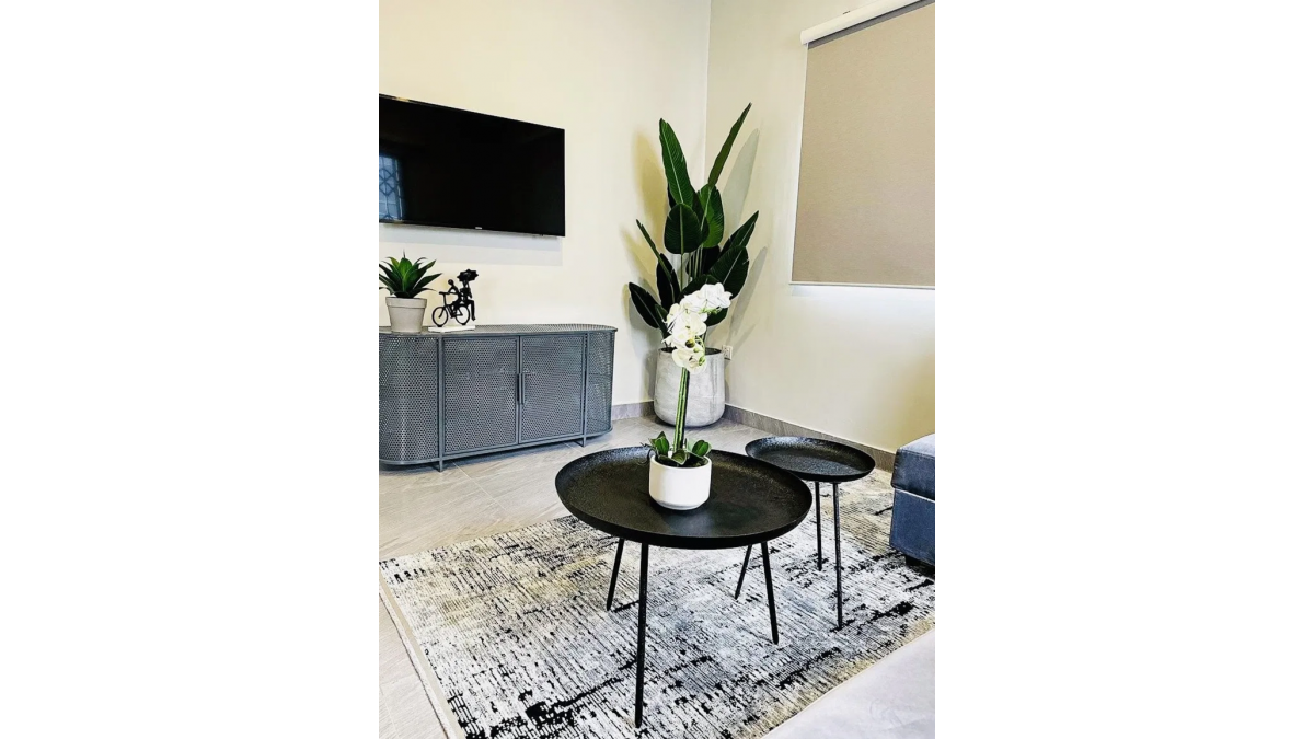 2 bed flat to let, Crown Lodge, Elystan Street - African Land