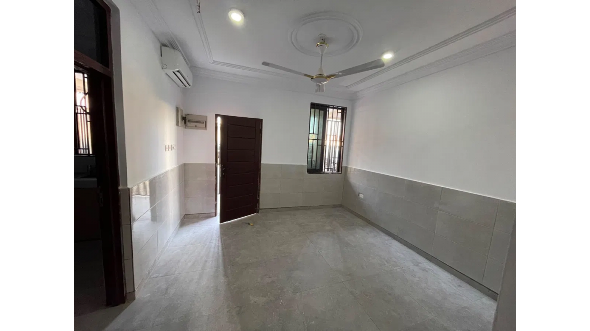 2 bed flat to let, Crown Lodge, Elystan Street - African Land