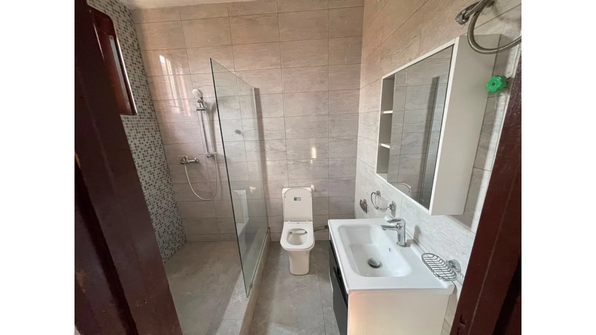 2 bed flat to let, Crown Lodge, Elystan Street - African Land