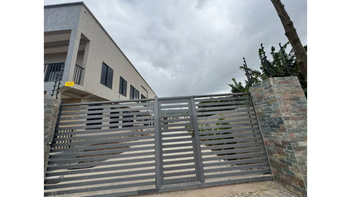 2 bed flat to let, Crown Lodge, Elystan Street - African Land