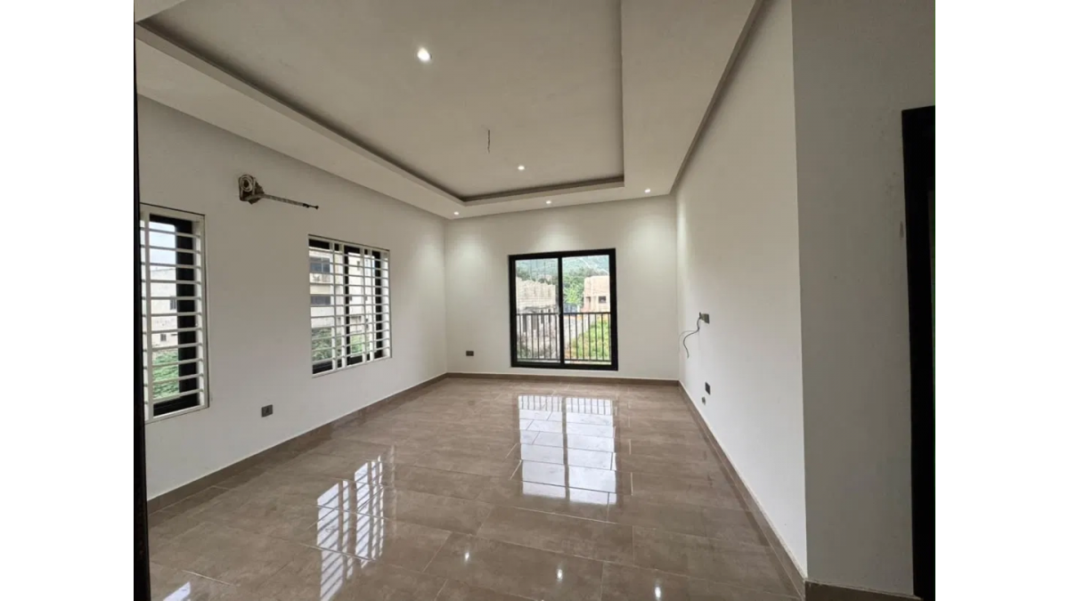 2 bed flat to let, Crown Lodge, Elystan Street - African Land