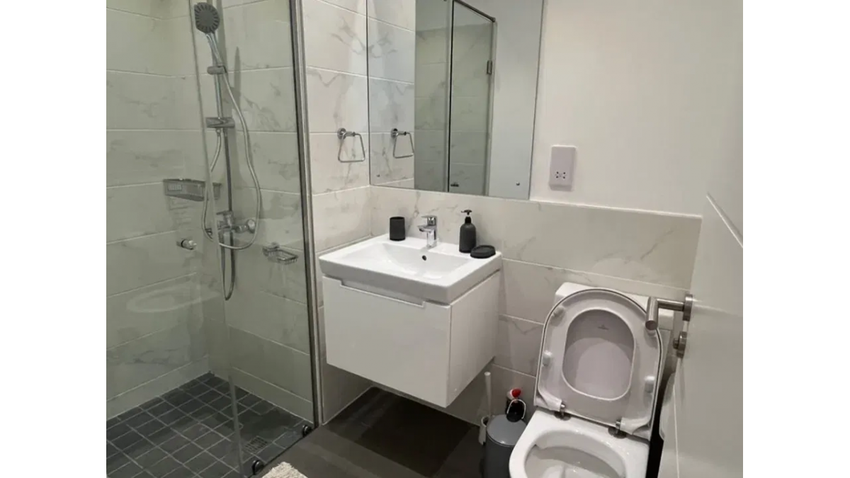 2 bed flat to let, Crown Lodge, Elystan Street - African Land