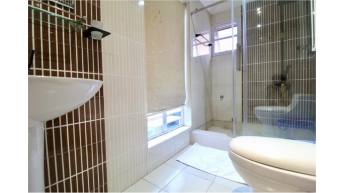 2 bed flat to let, Crown Lodge, Elystan Street - African Land