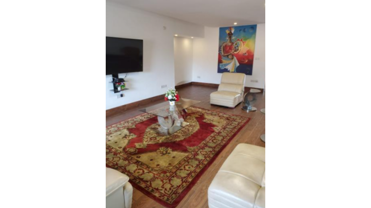 2 bed flat to let, Crown Lodge, Elystan Street - African Land
