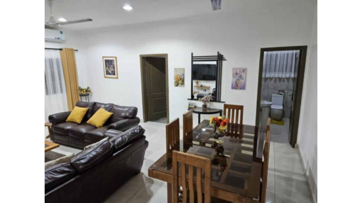 2 bed flat to let, Crown Lodge, Elystan Street - African Land