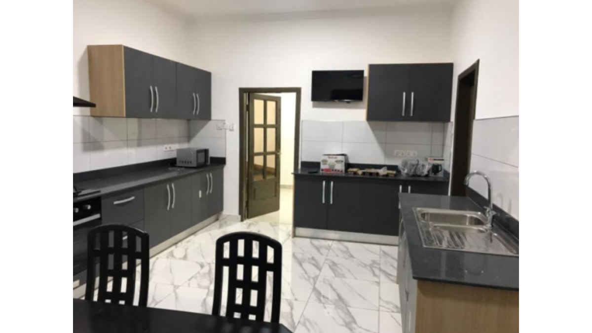 2 bed flat to let, Crown Lodge, Elystan Street - African Land