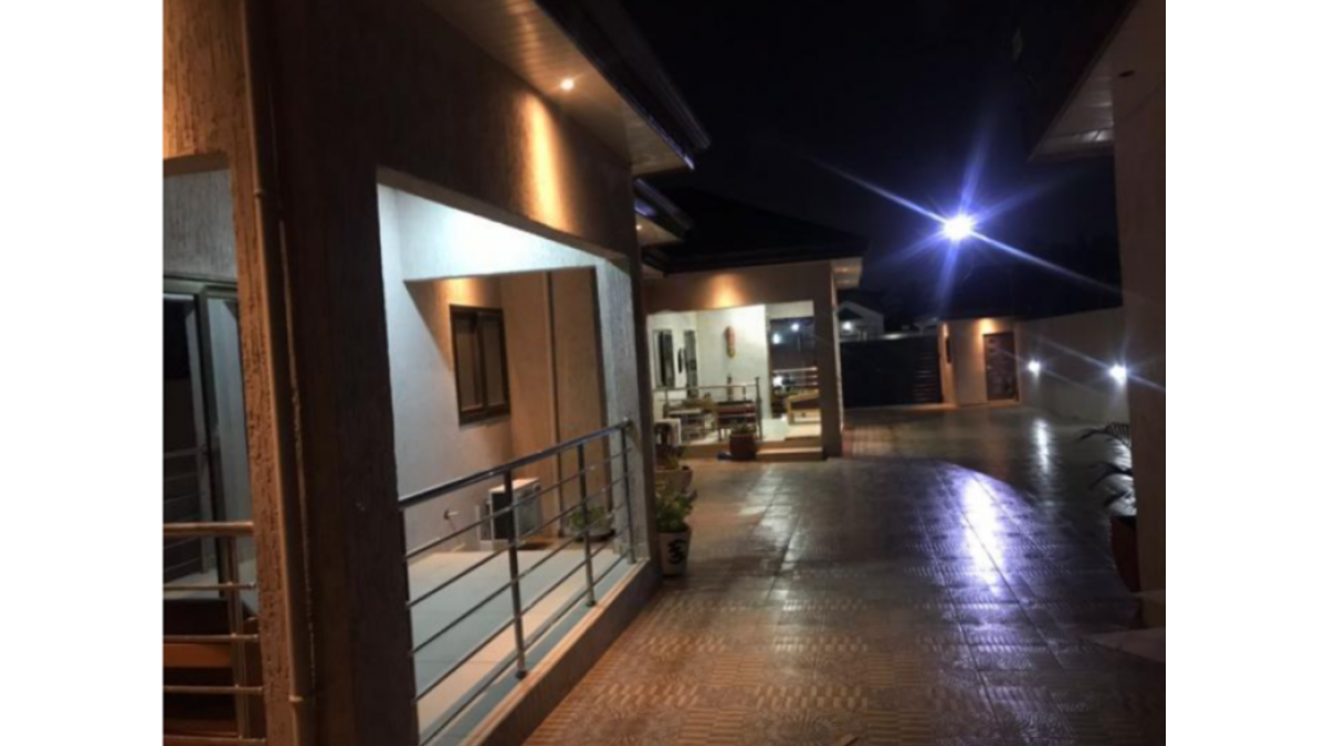 2 bed flat to let, Crown Lodge, Elystan Street - African Land