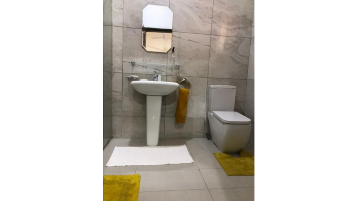 2 bed flat to let, Crown Lodge, Elystan Street - African Land
