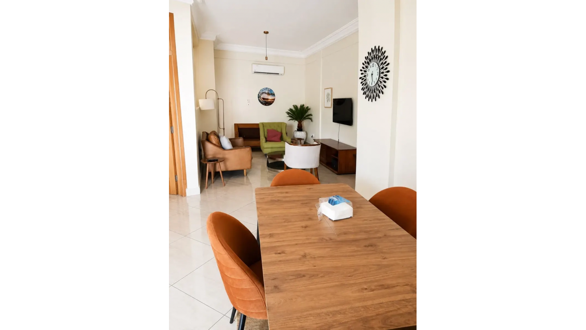 2 bed flat to let, Crown Lodge, Elystan Street - African Land