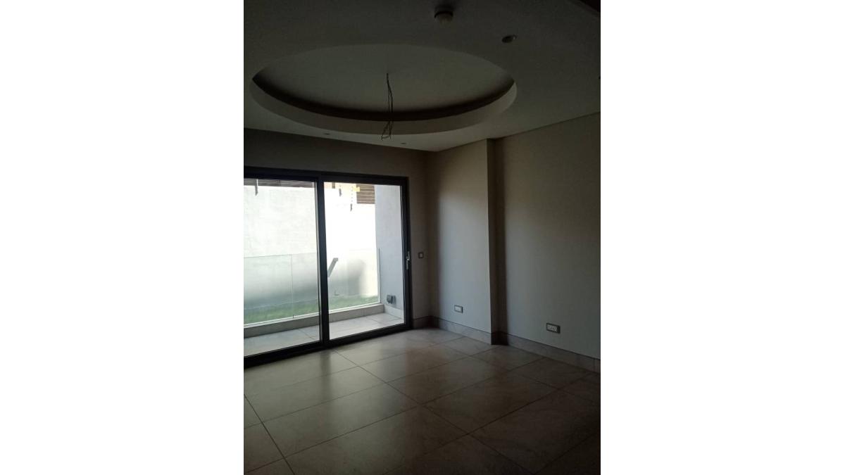 2 bed flat to let, Crown Lodge, Elystan Street - African Land