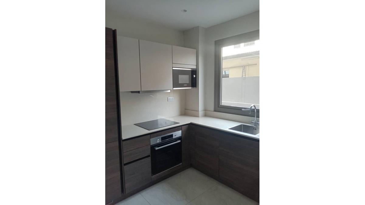 2 bed flat to let, Crown Lodge, Elystan Street - African Land