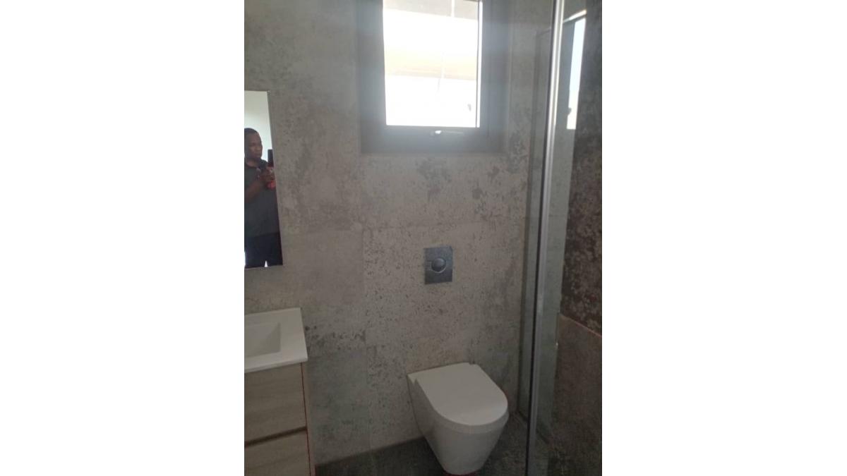 2 bed flat to let, Crown Lodge, Elystan Street - African Land