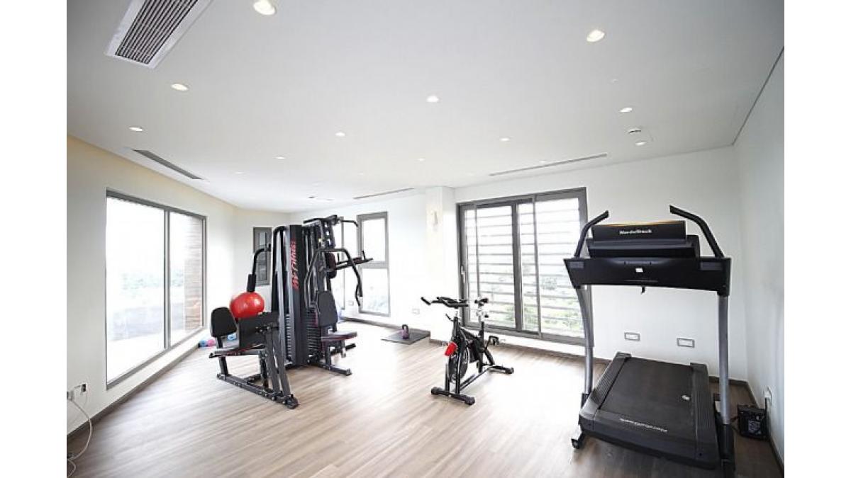 2 bed flat to let, Crown Lodge, Elystan Street - African Land