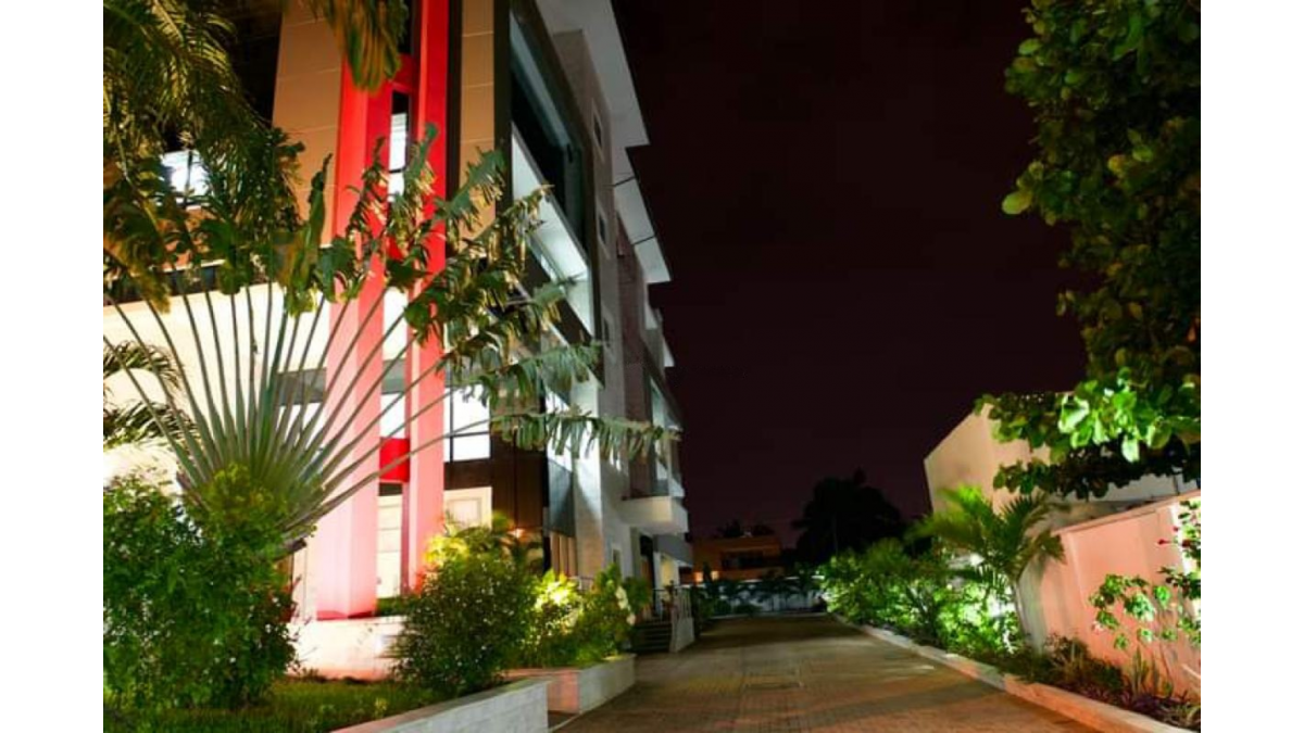 2 bed flat to let, Crown Lodge, Elystan Street - African Land